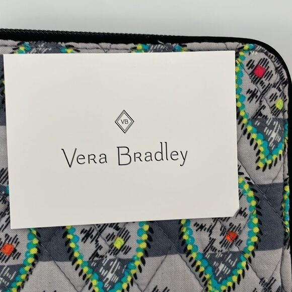 Vera Bradley RFID Grab and Go Wallet/Wristlet in Pattern Paisley Stripe. - Picture 7 of 10